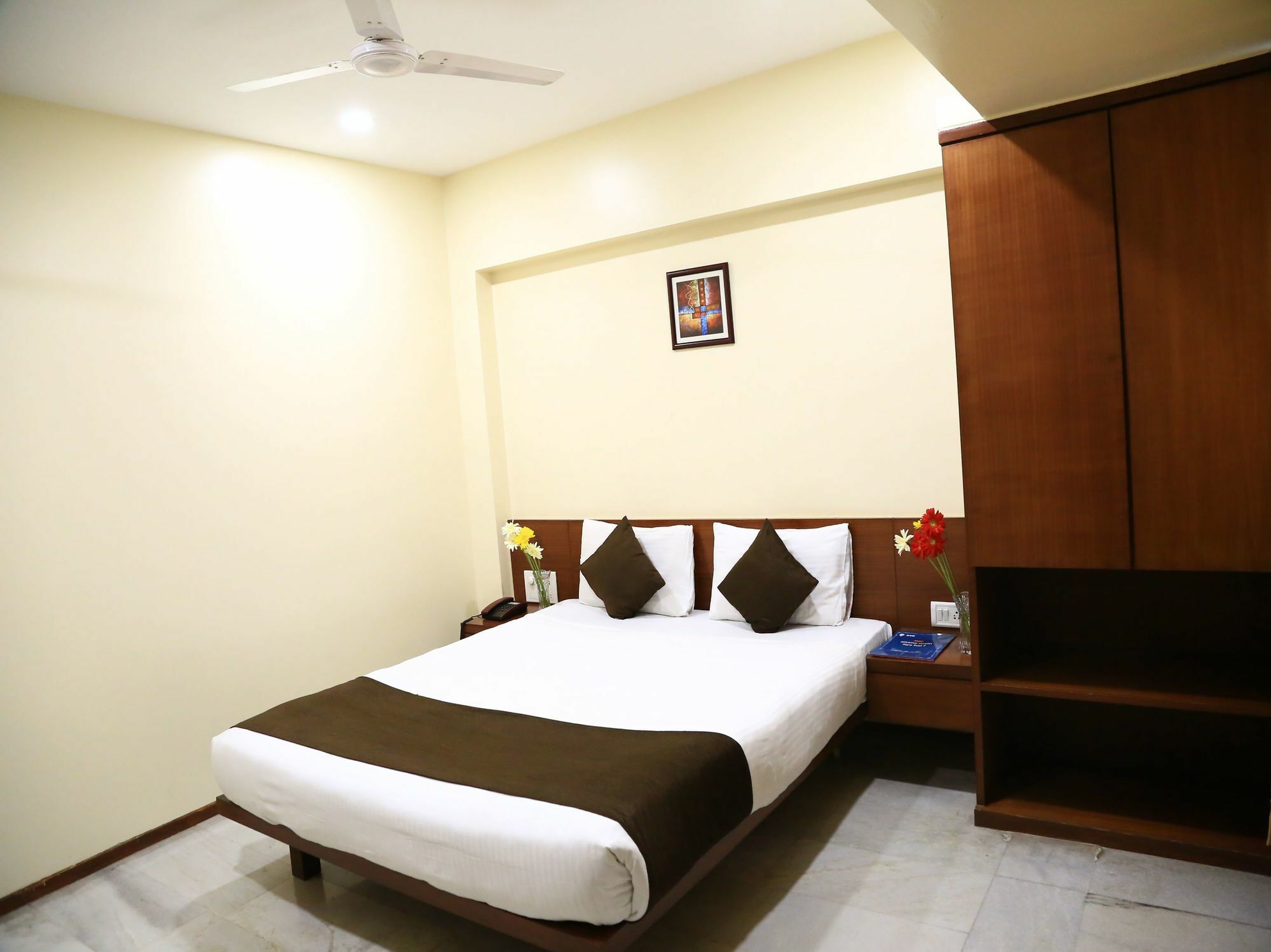 Oyo 13771 Executive Residency Hotel Pune Luaran gambar