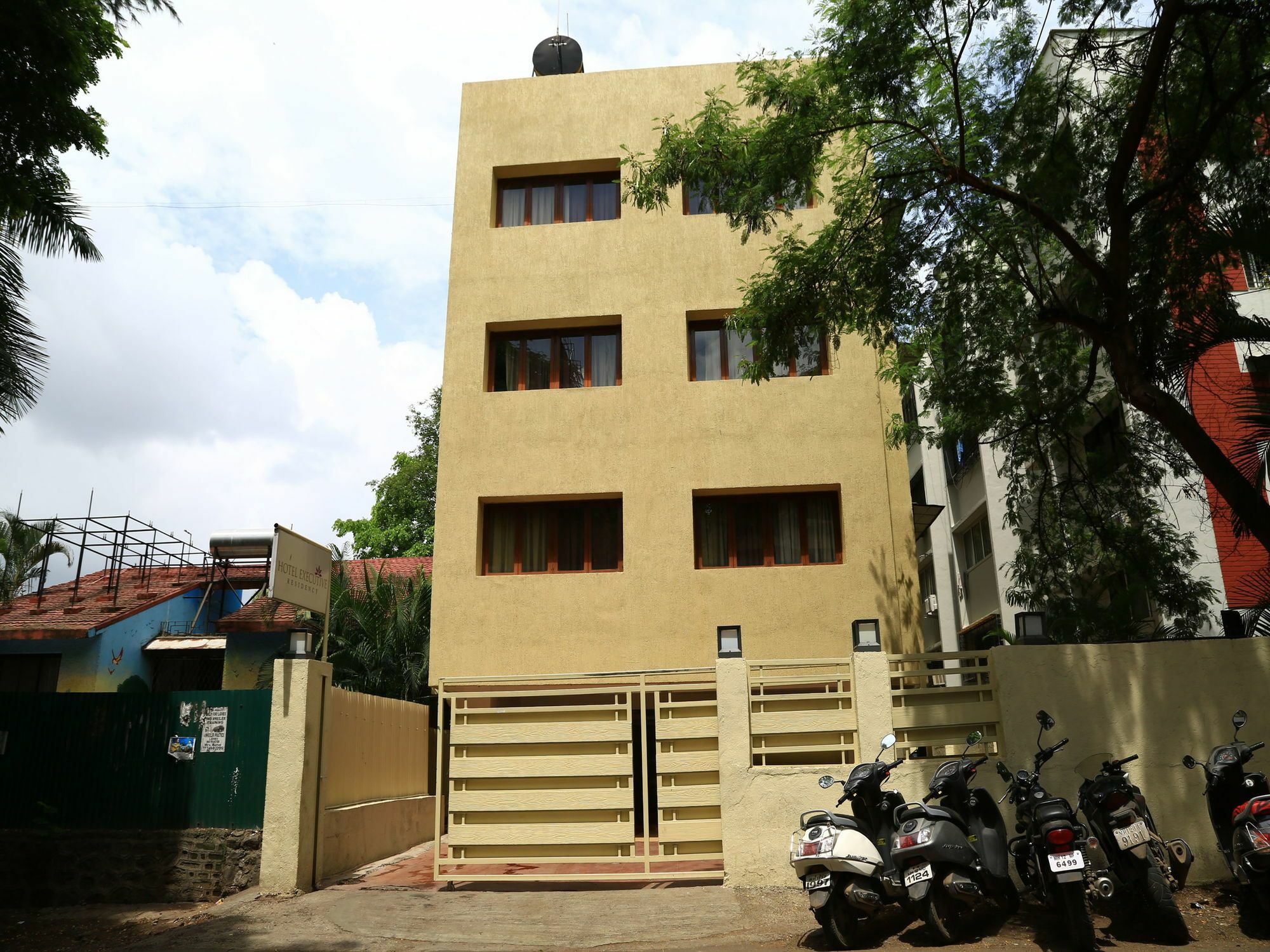 Oyo 13771 Executive Residency Hotel Pune Luaran gambar